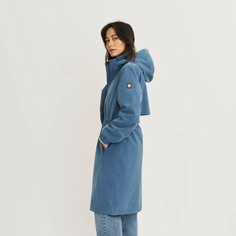Anne Blue