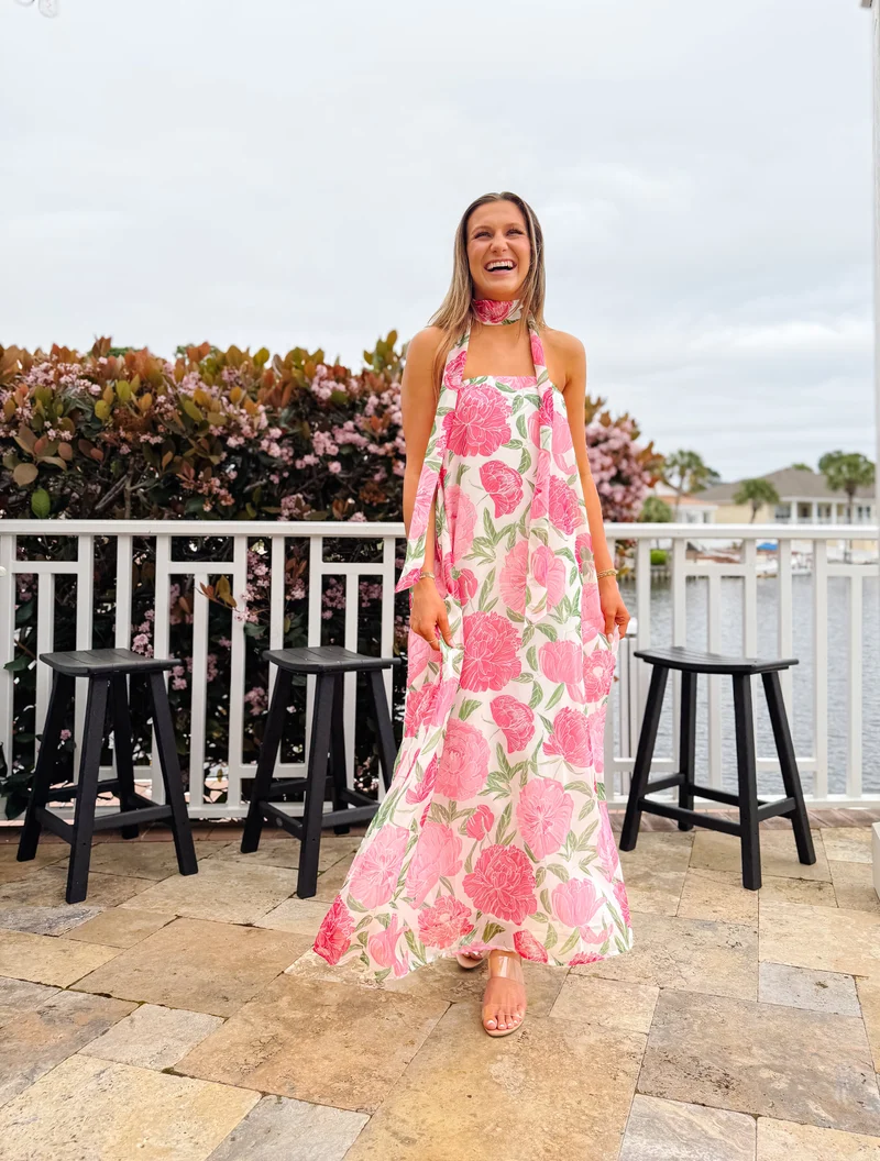 Rosé Garten-Schal MaxiDamen Maxi-Kleid mit Blumenmuster & Neckholder | Luftiges Sommerkleid mit Schal-Detail | Fließende PassformKleid