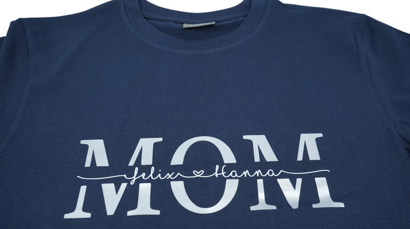 T-Shirt MOM - geteilt Namen silber weiss