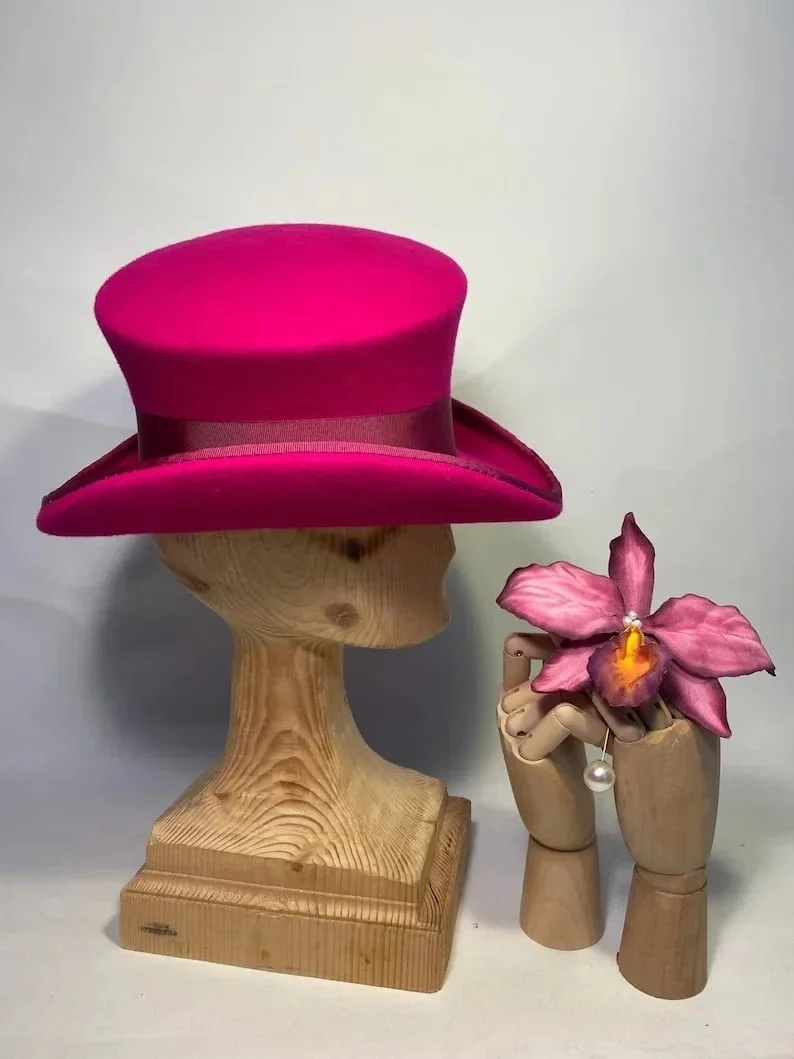 Damen Zylinderhut asymmetrisch | Handgefertigt & Elegantes Design | Hochwertige Wollstruktur