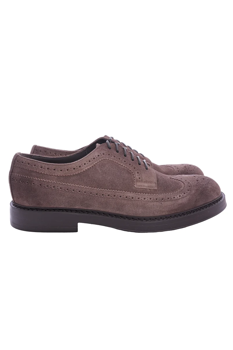 Schnürschuh mit Brogue-Lochung Kreide