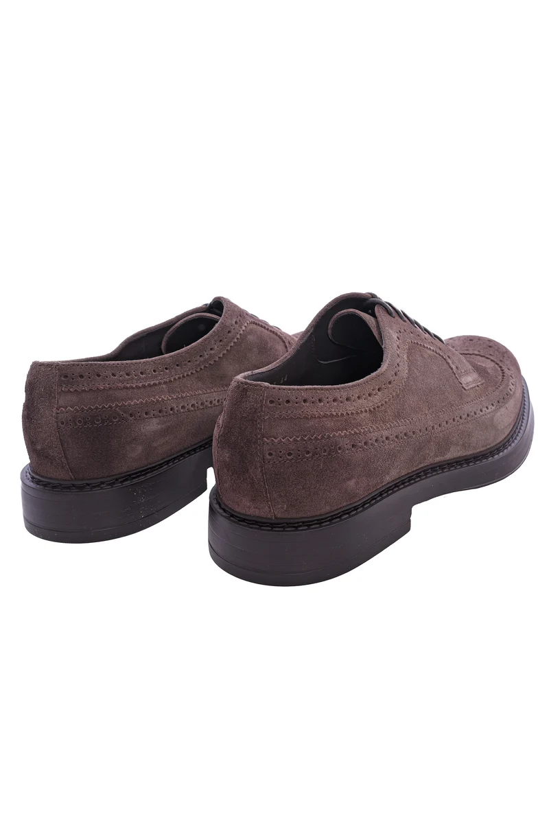Schnürschuh mit Brogue-Lochung Kreide