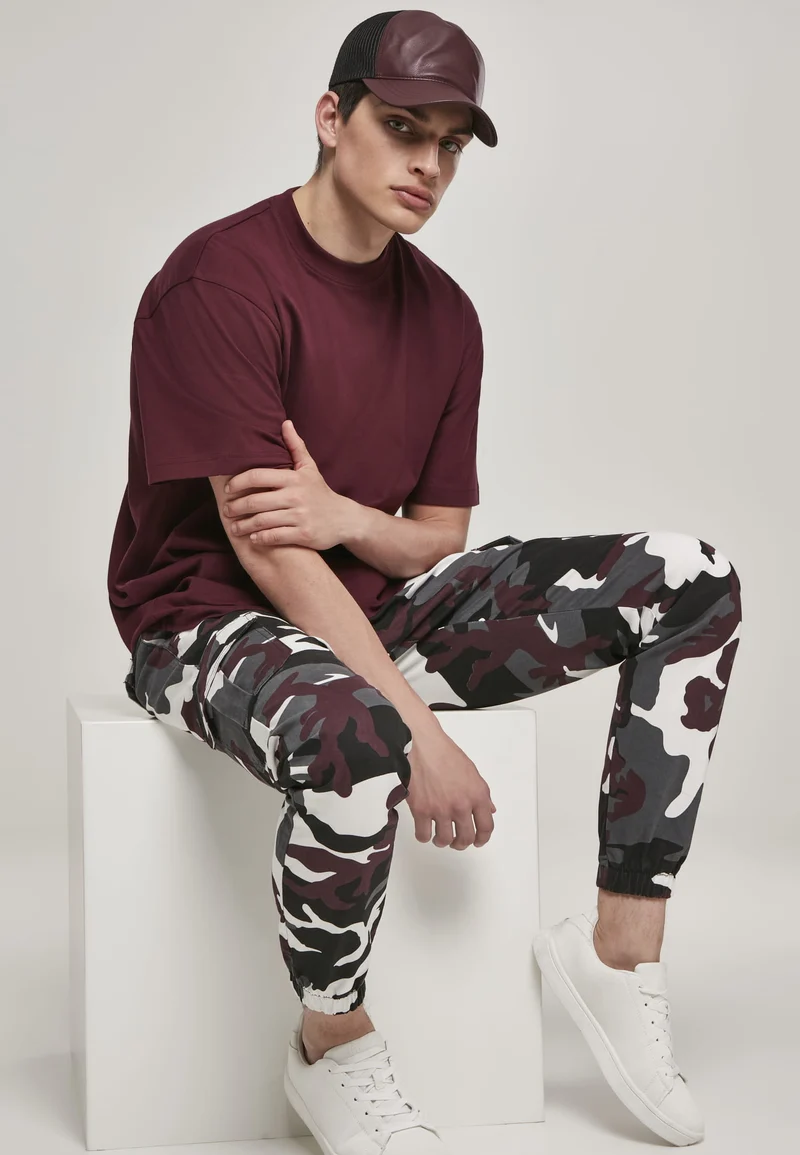 Cargo Jogging Pants "Camo" von Urban Classics
