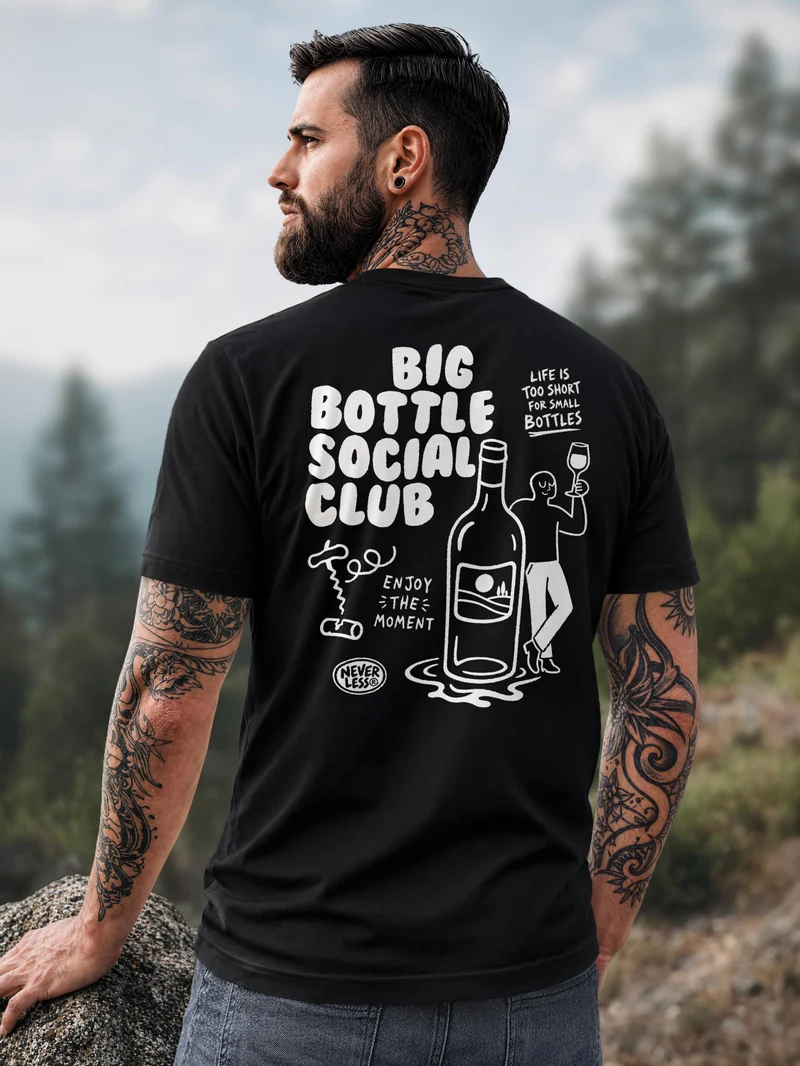 Herren T-Shirt Backprint Big Bottle Social Club Wein – Baumwollshirt Streetstyle Slim Fit