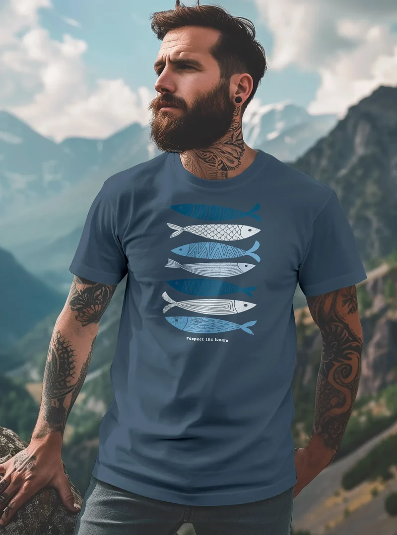 Herren T-Shirt Motiv Maritim Meer Fische Sommer Urlaub Spruch Respect the Locals Fashion Streetstyle