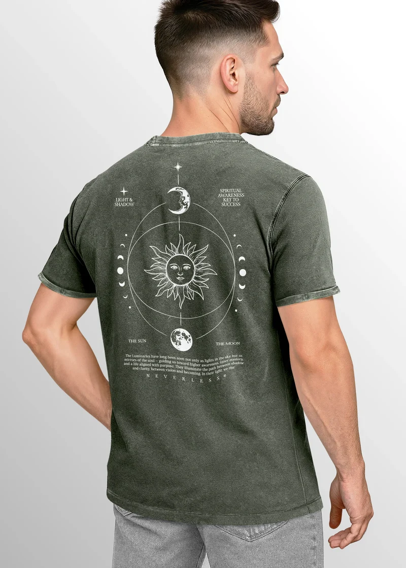 Herren Vintage T-Shirt Backprint Sonne Mond | Spirituelles Grafikshirt | Printshirt Astrologie Design Cosmic Style | Baumwolle Used Look