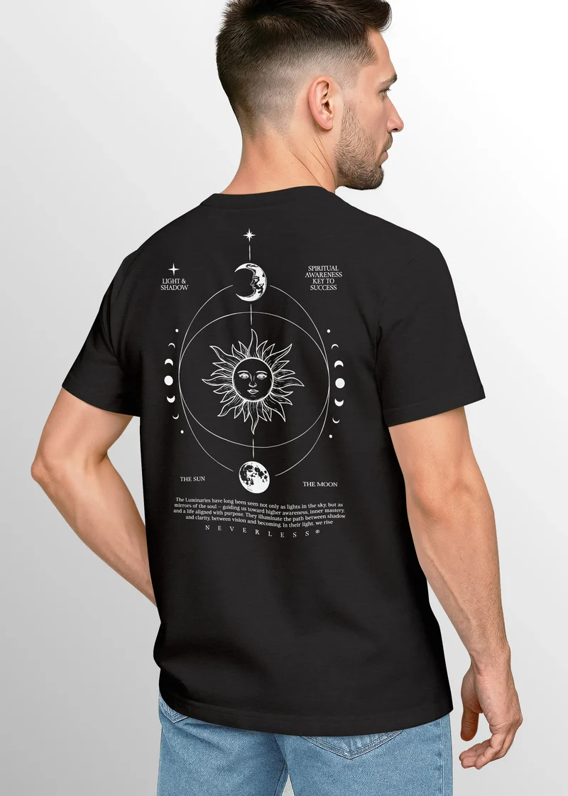 Herren T-Shirt Backprint Sonne Mond | Spirituelles Grafikshirt | Printshirt Astrologie Design Fashion Streetstyle