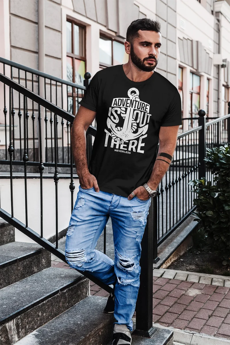 Herren T-Shirt Adventure is out there Anker mit Spruch Abendteuer Slim Fit
