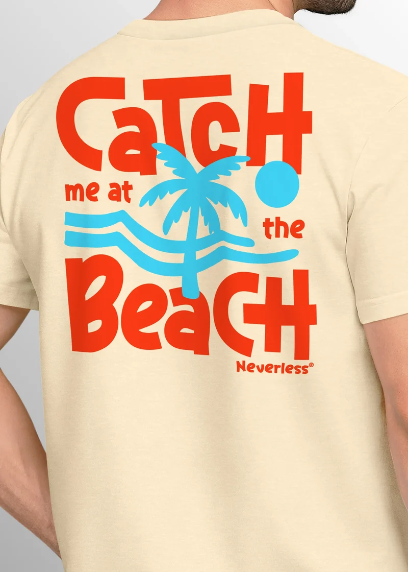 Herren T-Shirt Backprint Catch Me at the Beach – Sommer Funshirt mit Palmen Print Retro Schriftzug – Strand Grafikshirt Fashion Streetstyle