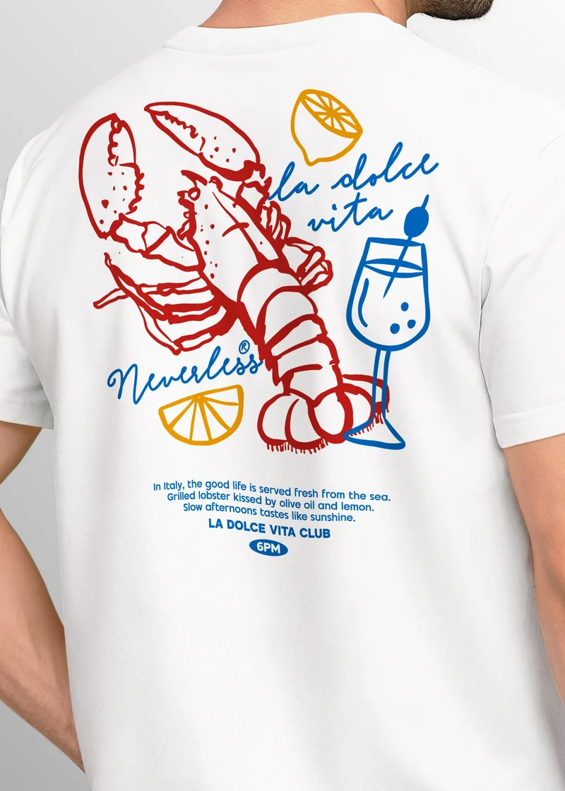 Herren T-Shirt La Dolce Vita Club – Sommer Grafikshirt mit Hummer Zitrone Wein Printshirt – Italien Lifestyle
