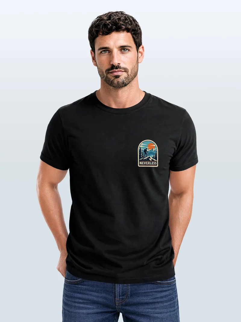Herren T-Shirt Outdoor Hiking Badge Brustprint Slim Fit