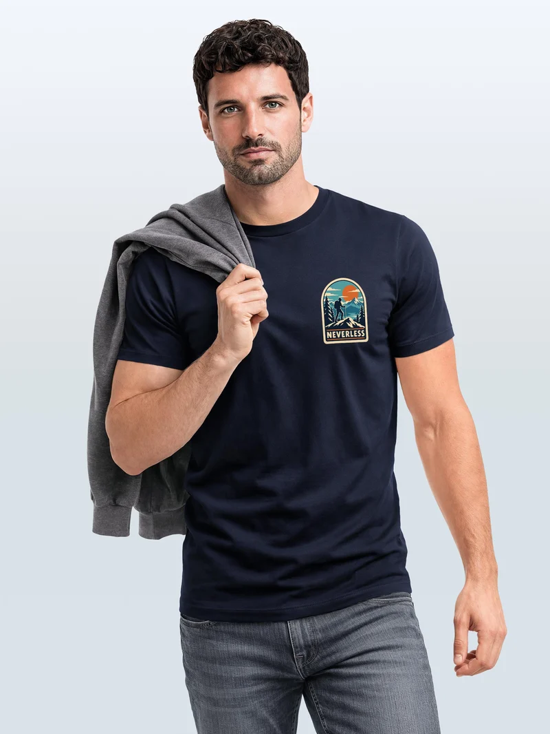 Herren T-Shirt Outdoor Hiking Badge Brustprint Slim Fit