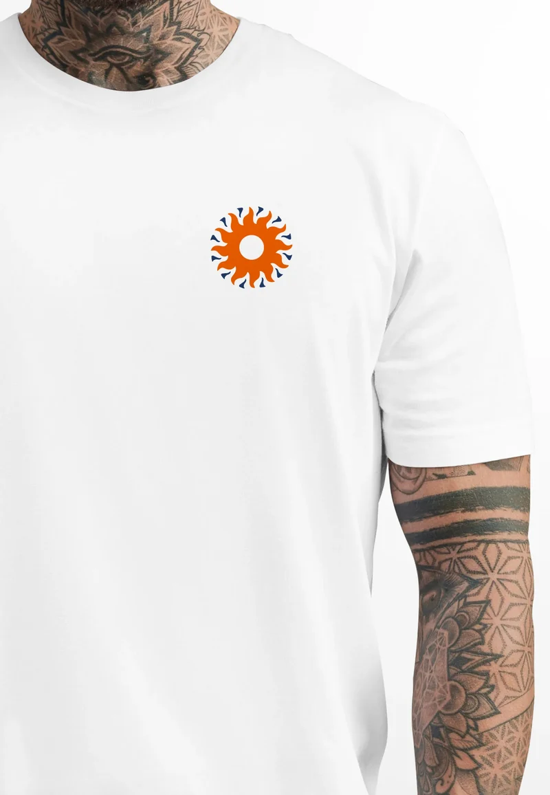 Backprint TShirt Herren Abstrakt Natur Sonne Wellen Aufschrift Freed by Nature Fashion Streetstyle
