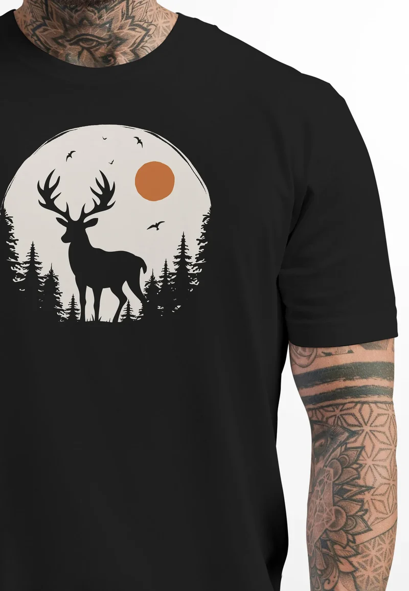 Herren T-Shirt Frontprint Hirsch Wald Outdoor Natur Wildnis Printshirt Männer Fashion Streetstyle