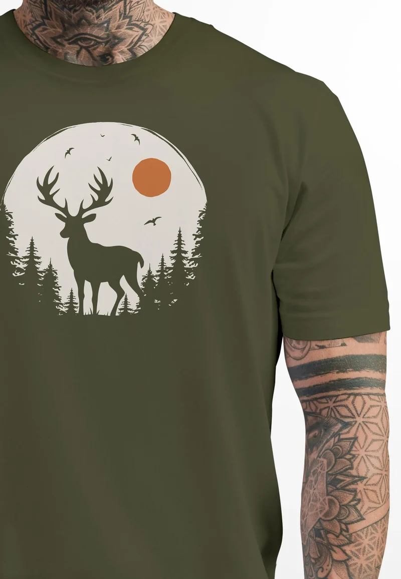 Herren T-Shirt Frontprint Hirsch Wald Outdoor Natur Wildnis Printshirt Männer Fashion Streetstyle