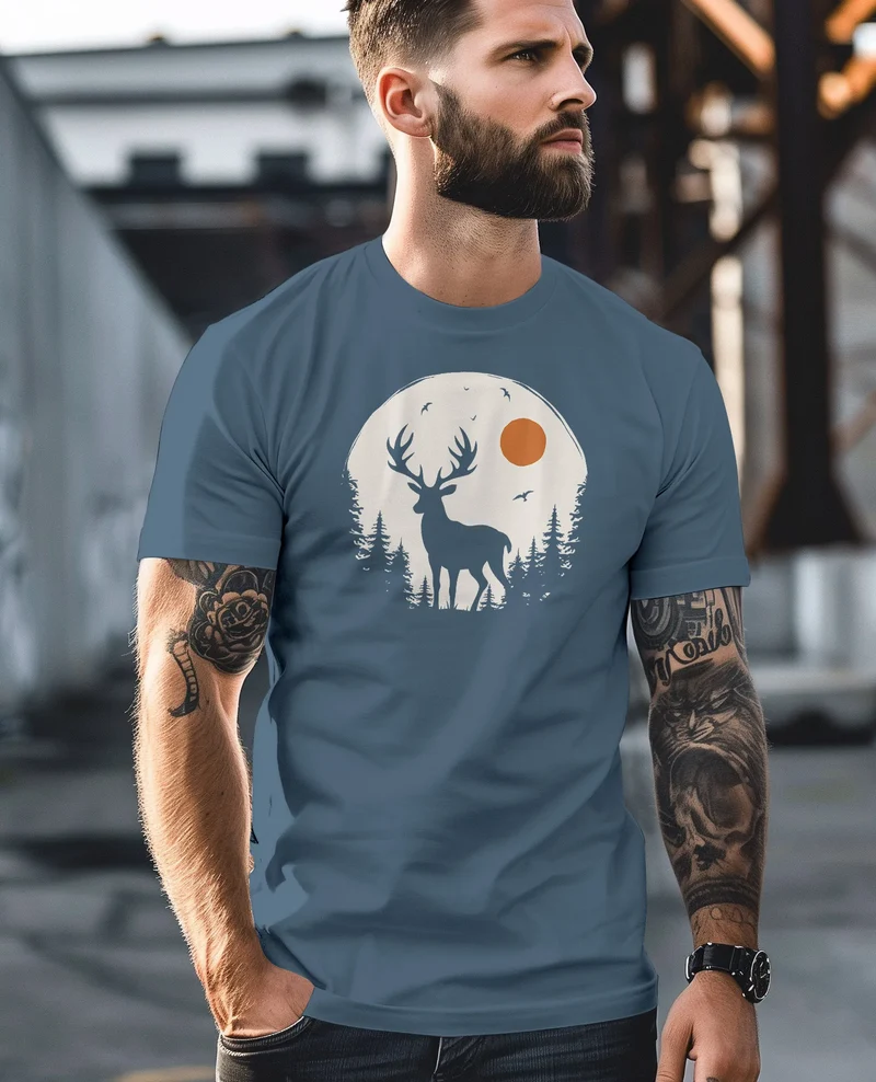 Herren T-Shirt Frontprint Hirsch Wald Outdoor Natur Wildnis Printshirt Männer Fashion Streetstyle