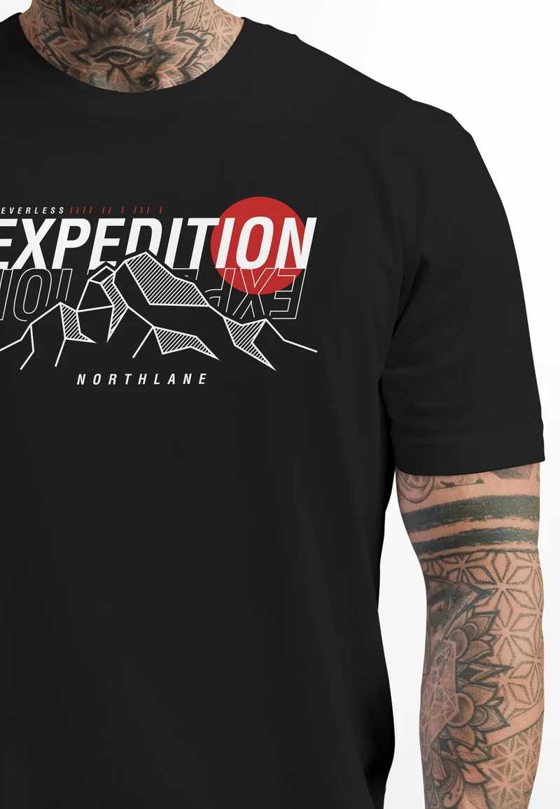 Herren T-Shirt Outdoor Berge Wandern Naturliebhaber Expedition Northlane Aufschrift Männer Printshirt Fashion Streetstyle