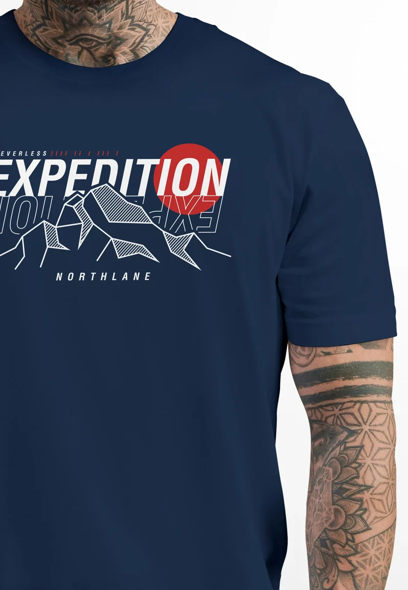 Herren T-Shirt Outdoor Berge Wandern Naturliebhaber Expedition Northlane Aufschrift Männer Printshirt Fashion Streetstyle