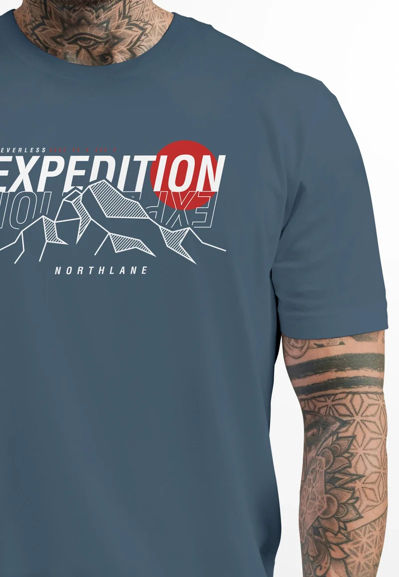 Herren T-Shirt Outdoor Berge Wandern Naturliebhaber Expedition Northlane Aufschrift Männer Printshirt Fashion Streetstyle