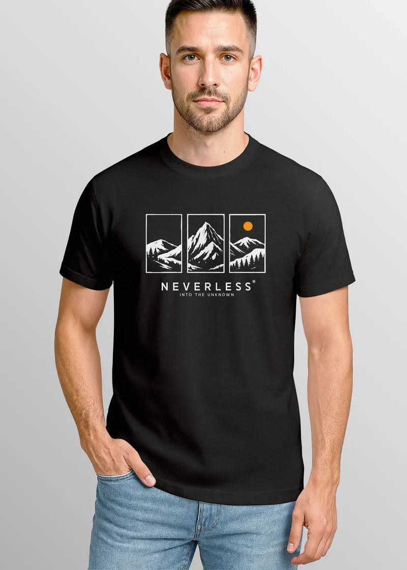 Herren T-Shirt Outdoor Design Berge Statement Into the Unknown Adventure Fashion Streetstyle