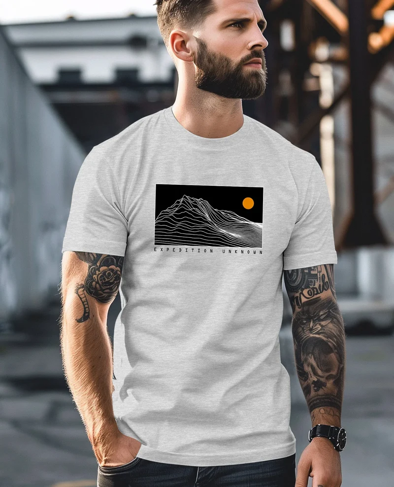 Herren T-Shirt Frontprint Wandern Berge Grafik Schriftzug Outdoor Natur Fashion Streetstyle Printshirt