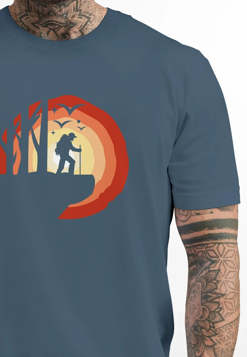Herren T-Shirt Wander-Motiv Trekking Aufdruck Printshirt Outdoor Fashion Streetstyle