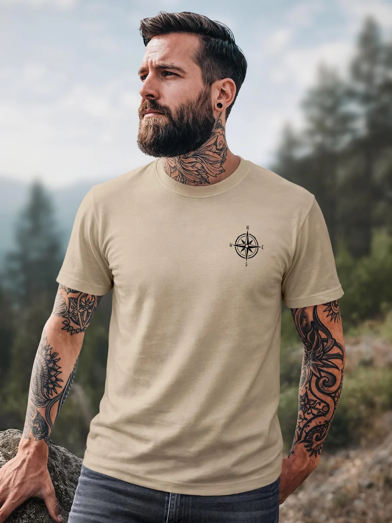 Herren T-Shirt Kompass Brustprint Slim Fit