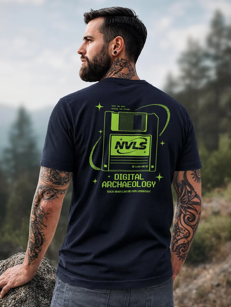 Herren T-Shirt Backprint - Design Digital Archaeology - Baumwollshirt Männer Fashion Streetstyle Slim Fit