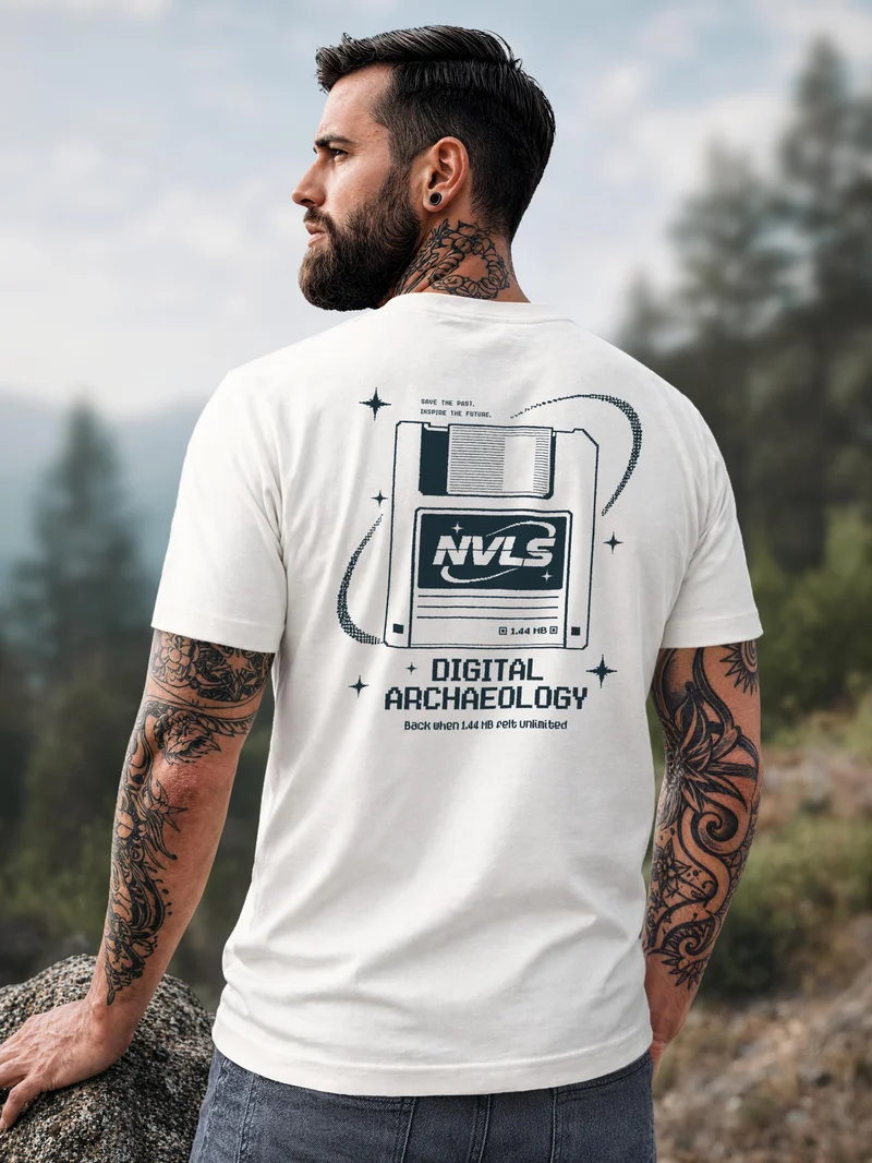 Herren T-Shirt Backprint - Design Digital Archaeology - Baumwollshirt Männer Fashion Streetstyle Slim Fit