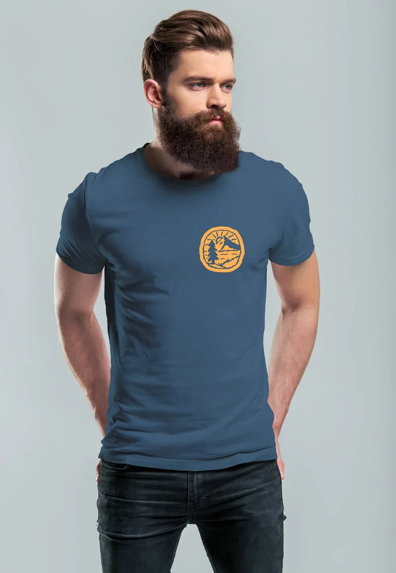 Herren T-Shirt Print Logo Badge Landschaft Natur Berge Wandern Outdoor Fashion