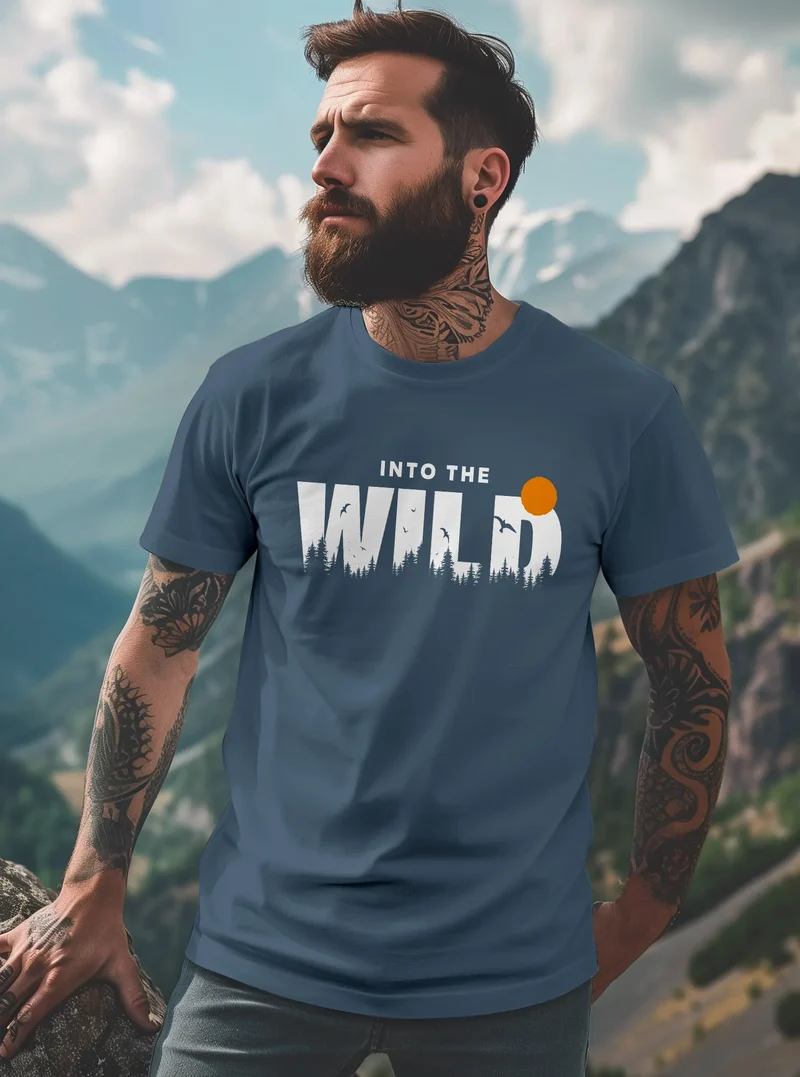 Herren T-Shirt Brustprint Bedruckt Into the Wild Schriftzug Outdoor Fashion Streetstyle Grafik-Shirt