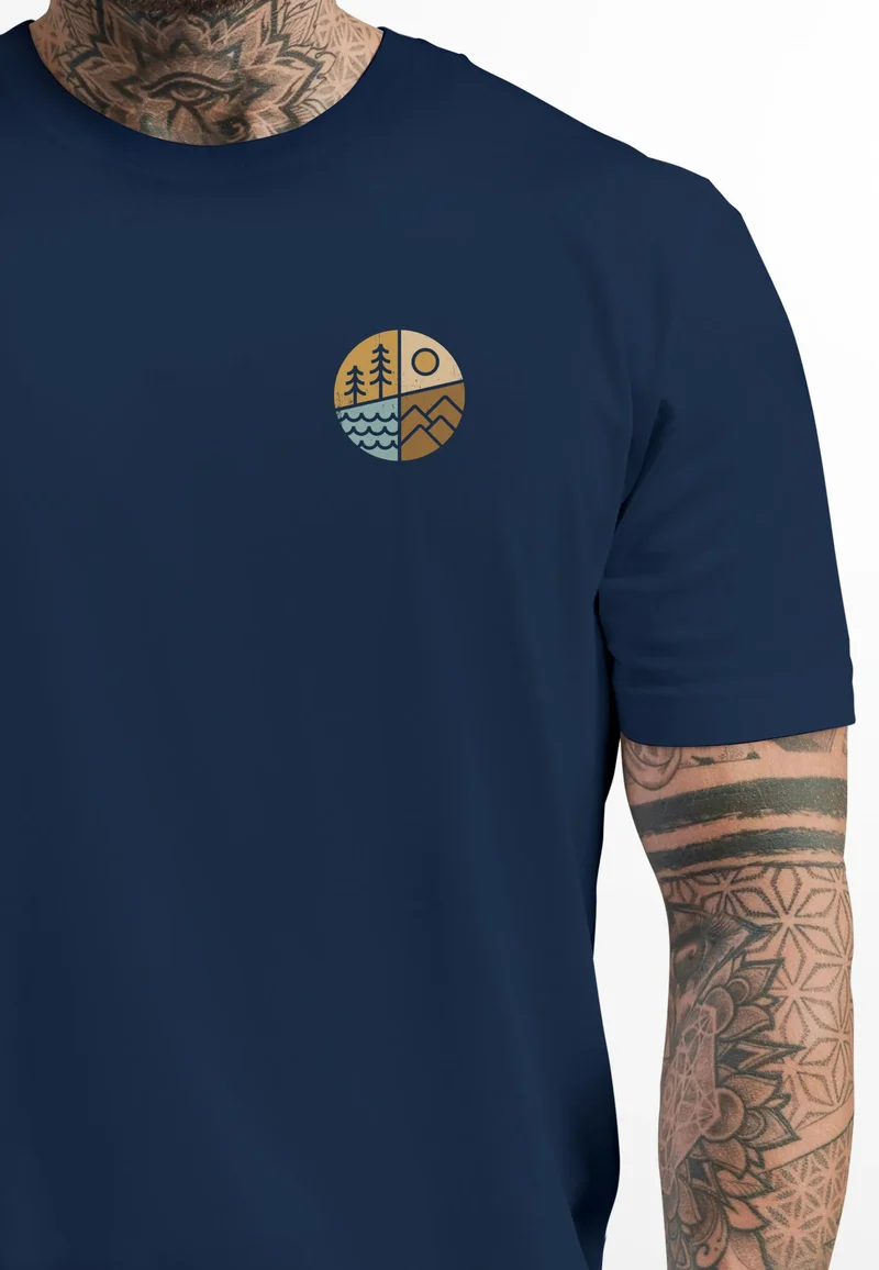 Herren T-Shirt Backprint Natur Grafik Berge Wald Adventure Outdoor Casual Männer Fashion Streetstyle