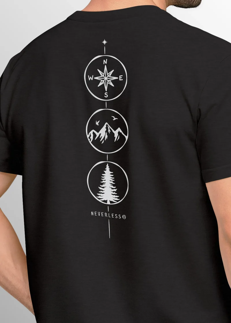 Herren T-Shirt Backprint Outdoor Elemente - Compass Mountains Tree - Grafikshirt Natur Symbole Printshirt Männer Fashion Streetstyle