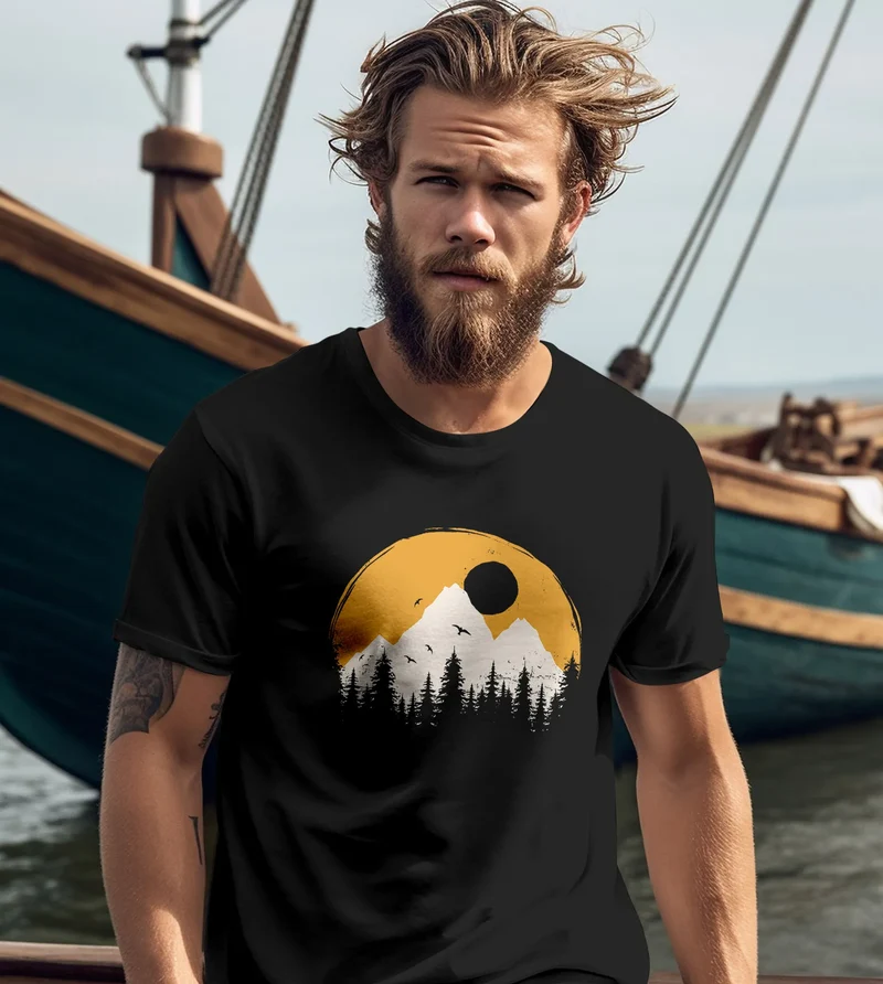 Herren T-Shirt Outdoor Print Natural Badge Logo Wandern Fashion Streetstyle