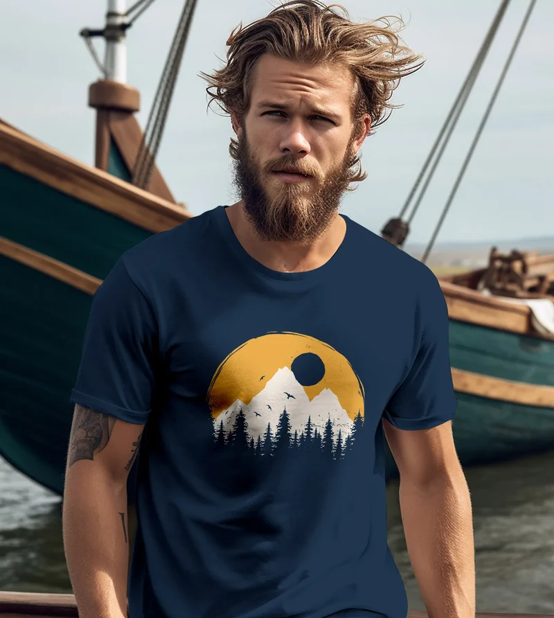 Herren T-Shirt Outdoor Print Natural Badge Logo Wandern Fashion Streetstyle