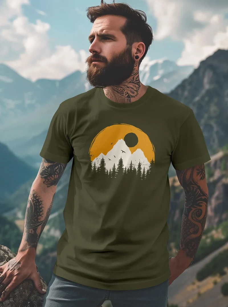 Herren T-Shirt Outdoor Print Natural Badge Logo Wandern Fashion Streetstyle