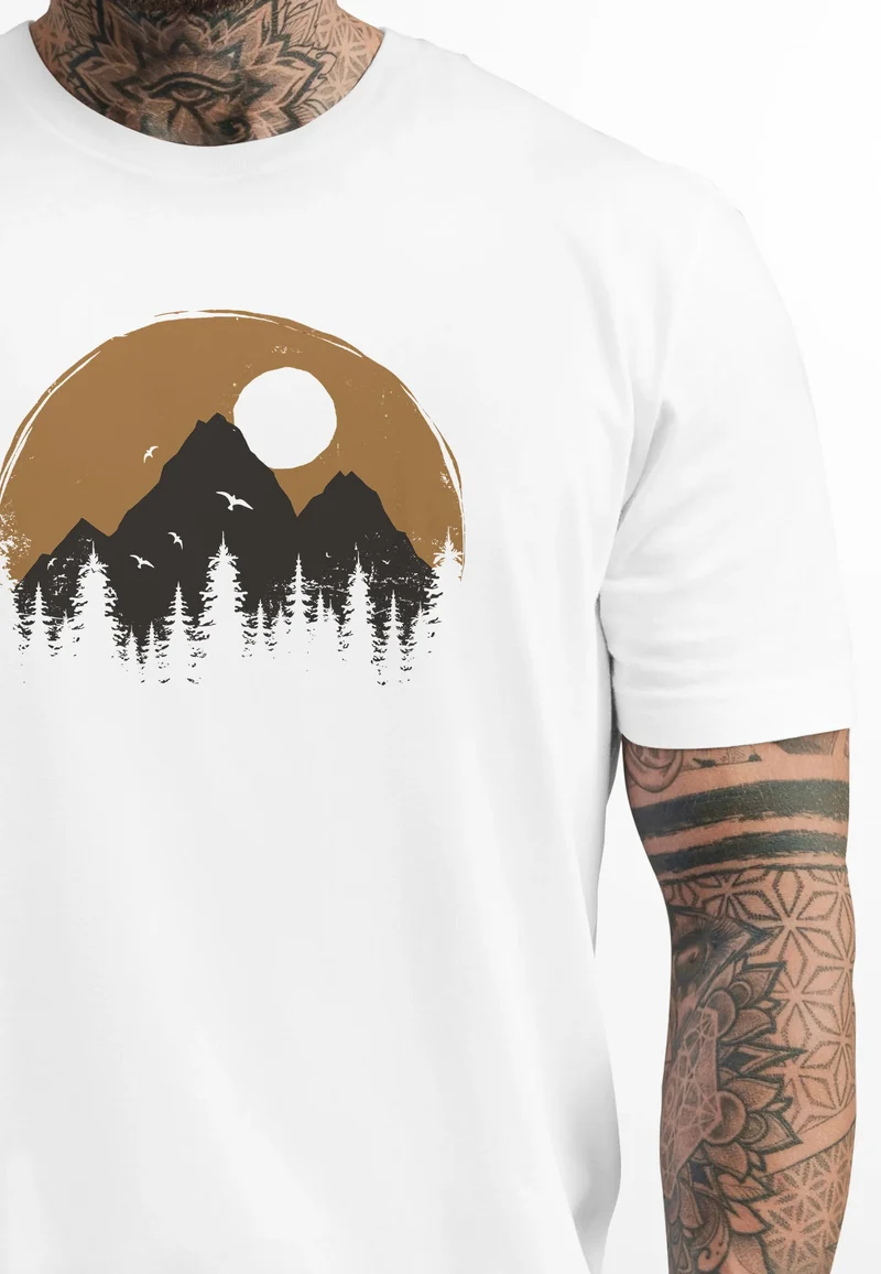 Herren T-Shirt Outdoor Print Natural Badge Logo Wandern Fashion Streetstyle