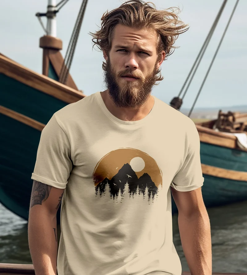 Herren T-Shirt Outdoor Print Natural Badge Logo Wandern Fashion Streetstyle