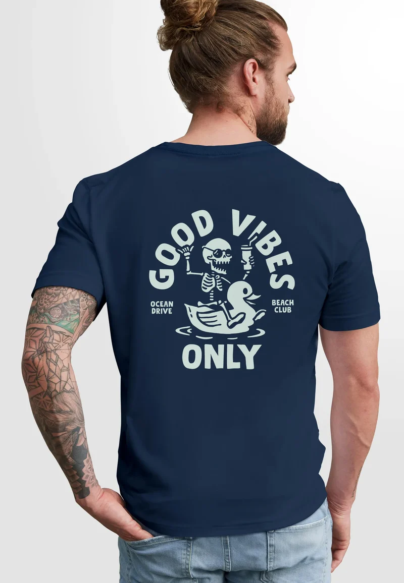 Herren T-Shirt Backprint Good Vibes Only Quitsche-Ente Motivprint Rückendruck Sommer Fashion Streetstyle