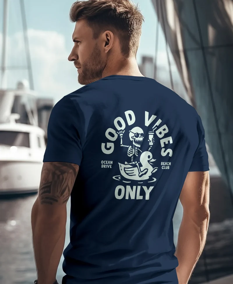 Herren T-Shirt Backprint Good Vibes Only Quitsche-Ente Motivprint Rückendruck Sommer Fashion Streetstyle