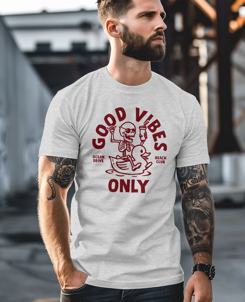 Herren T-Shirt Printshirt Spruch Good Vibes Only Skelett-Motiv Sommer Frontprint Fashion Streetstyle