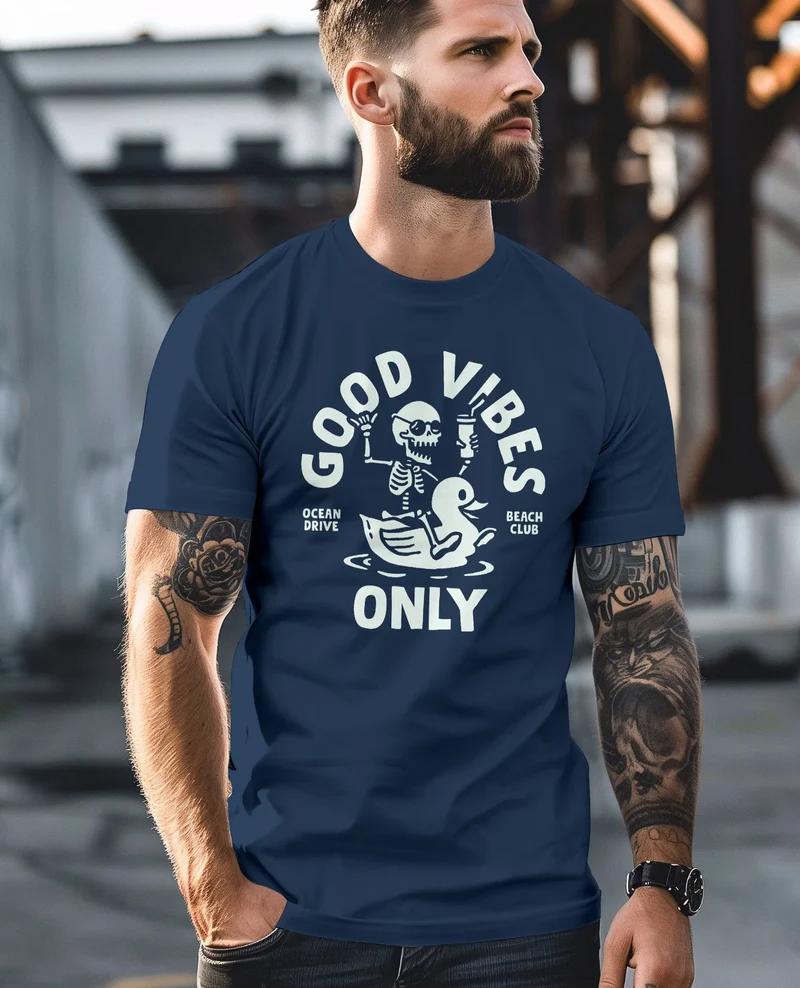 Herren T-Shirt Printshirt Spruch Good Vibes Only Skelett-Motiv Sommer Frontprint Fashion Streetstyle