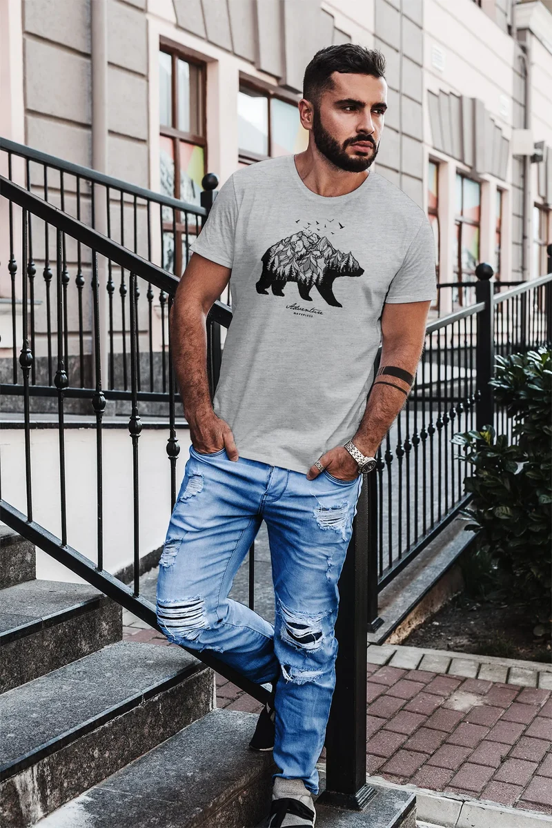 Herren T-Shirt Bär Abenteuer Berge Wald Bear Mountains Adventure Slim Fit