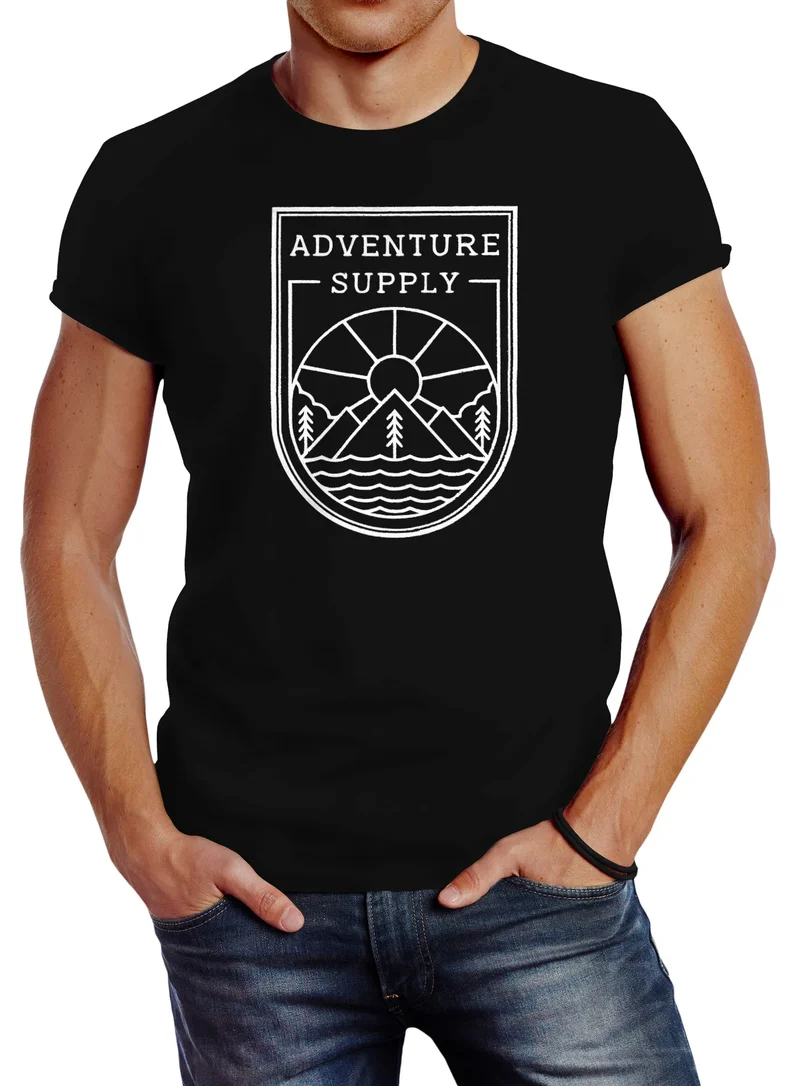 Herren T-Shirt Adventure Supply Wanderlust Fernweg Wandern Berge Mountains Slim Fit