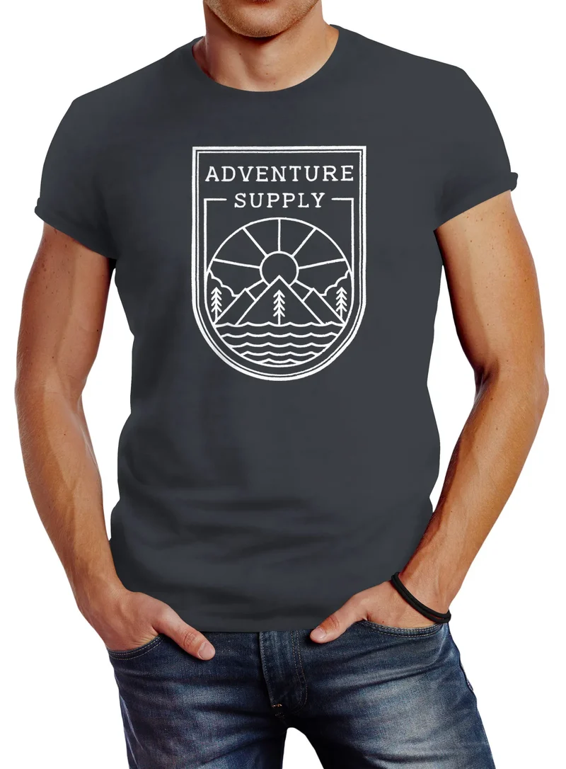 Herren T-Shirt Adventure Supply Wanderlust Fernweg Wandern Berge Mountains Slim Fit