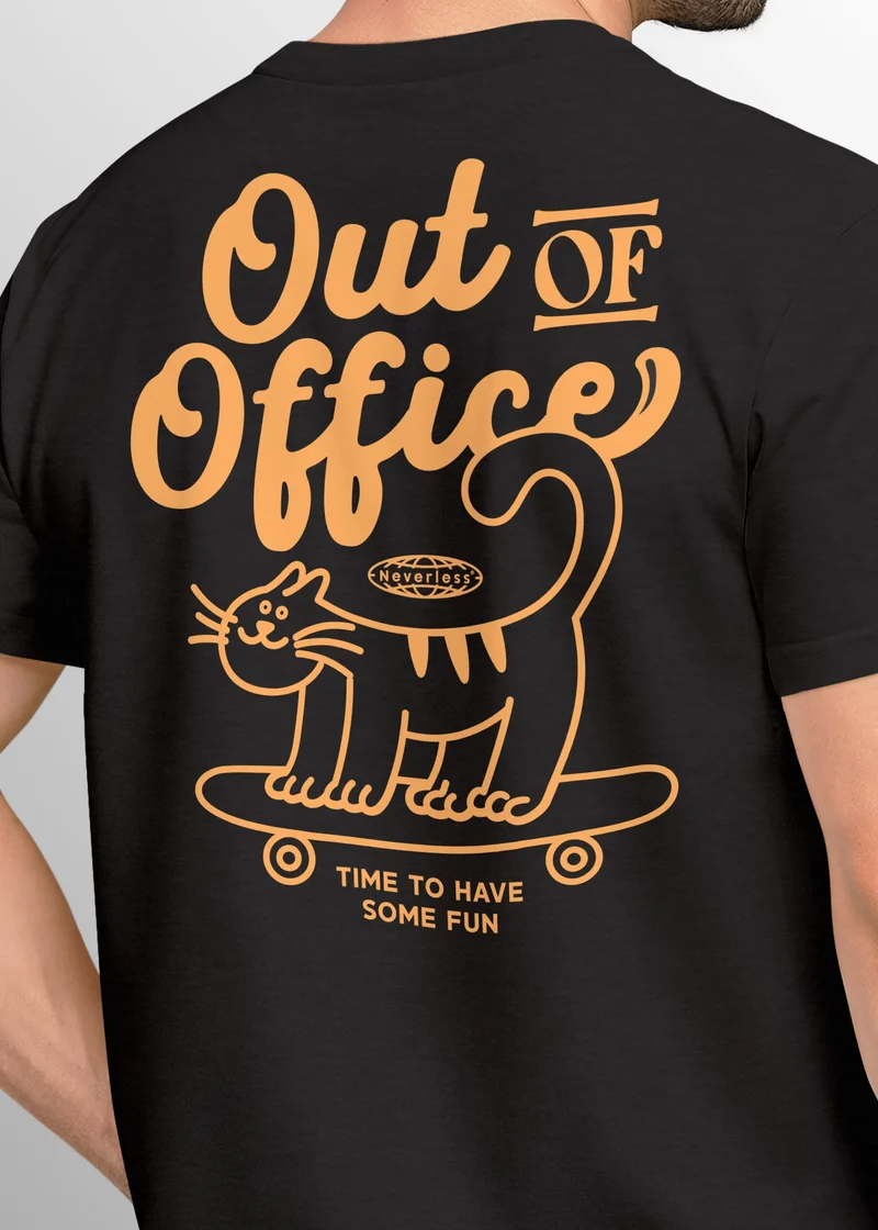 Herren T-Shirt Backprint Out of Office Grafikshirt Katze Schriftzug Fashion Streetstyle