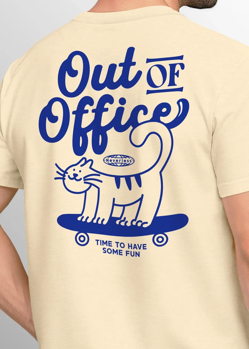Herren T-Shirt Backprint Out of Office Grafikshirt Katze Schriftzug Fashion Streetstyle