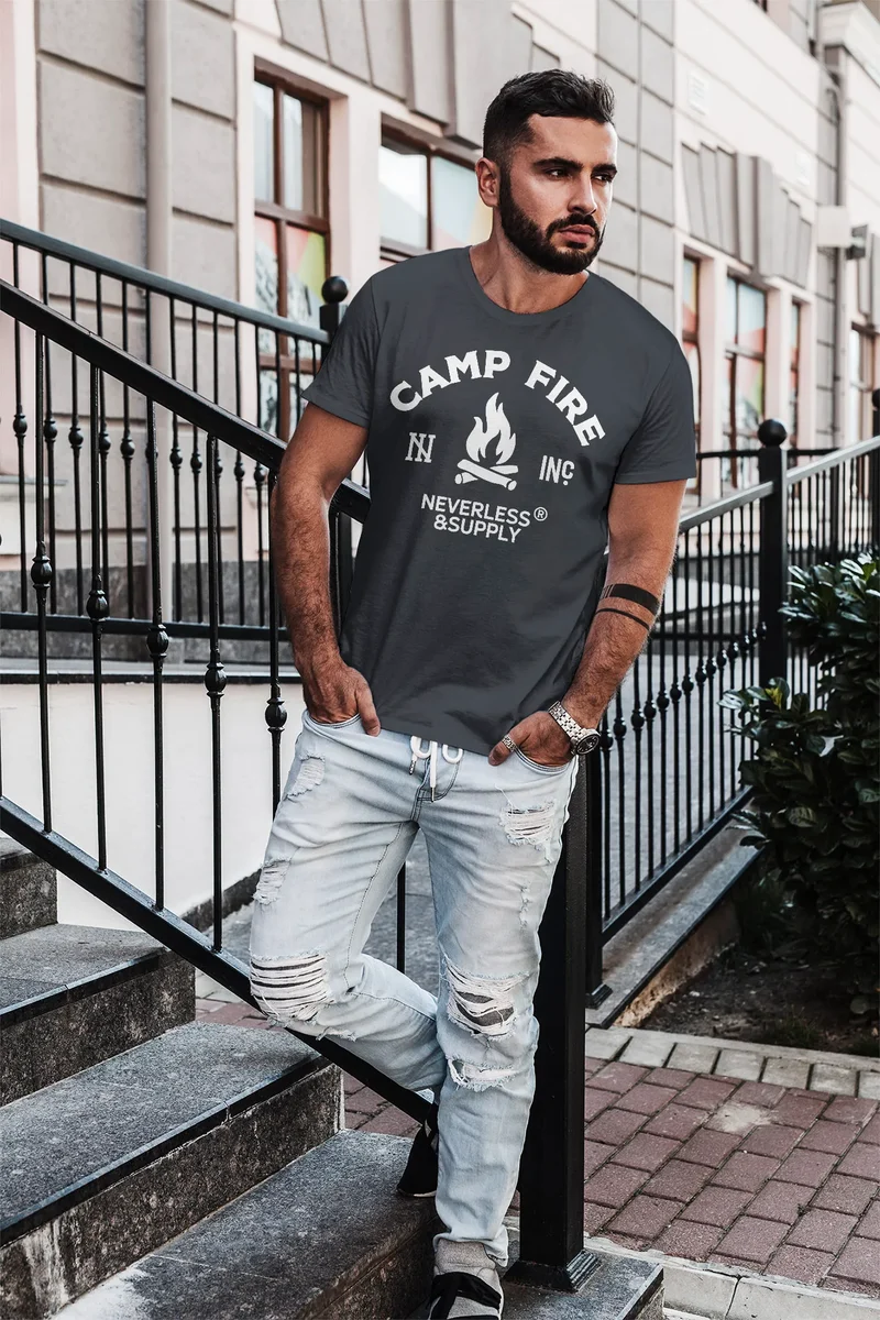 Herren T-Shirt Lagerfeuer Camping Abenteuer Supply Slim Fit
