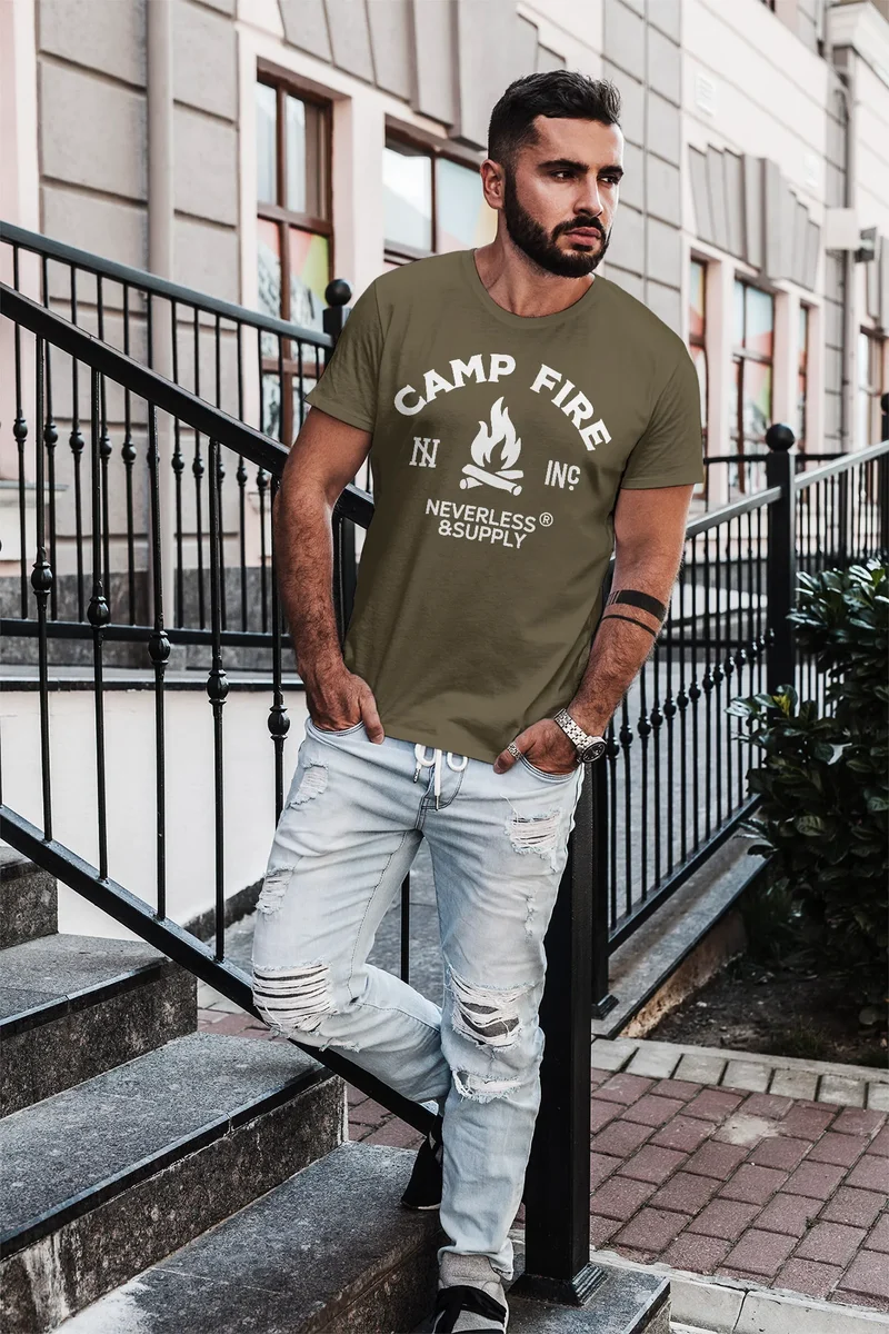 Herren T-Shirt Lagerfeuer Camping Abenteuer Supply Slim Fit