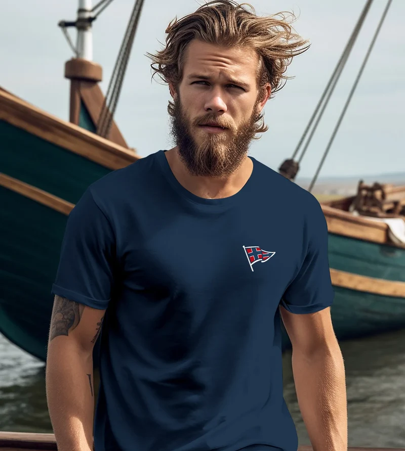 Herren T-Shirt mit Norwegen Flagge Kurzarm Shirt mit Brustlogo Maritimer Look Skandinavisches Design für Freizeit Urlaub